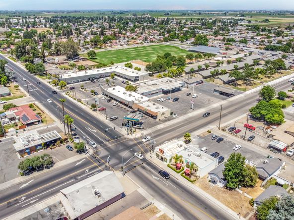 Highly Established Turn Key Pizza Planet-Video World in Selma, CA: 1900 Floral Ave, Selma, CA 93662